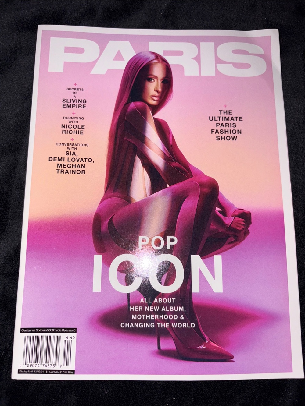 PARIS HILTON Magazine "POP ICON" Pink Cover